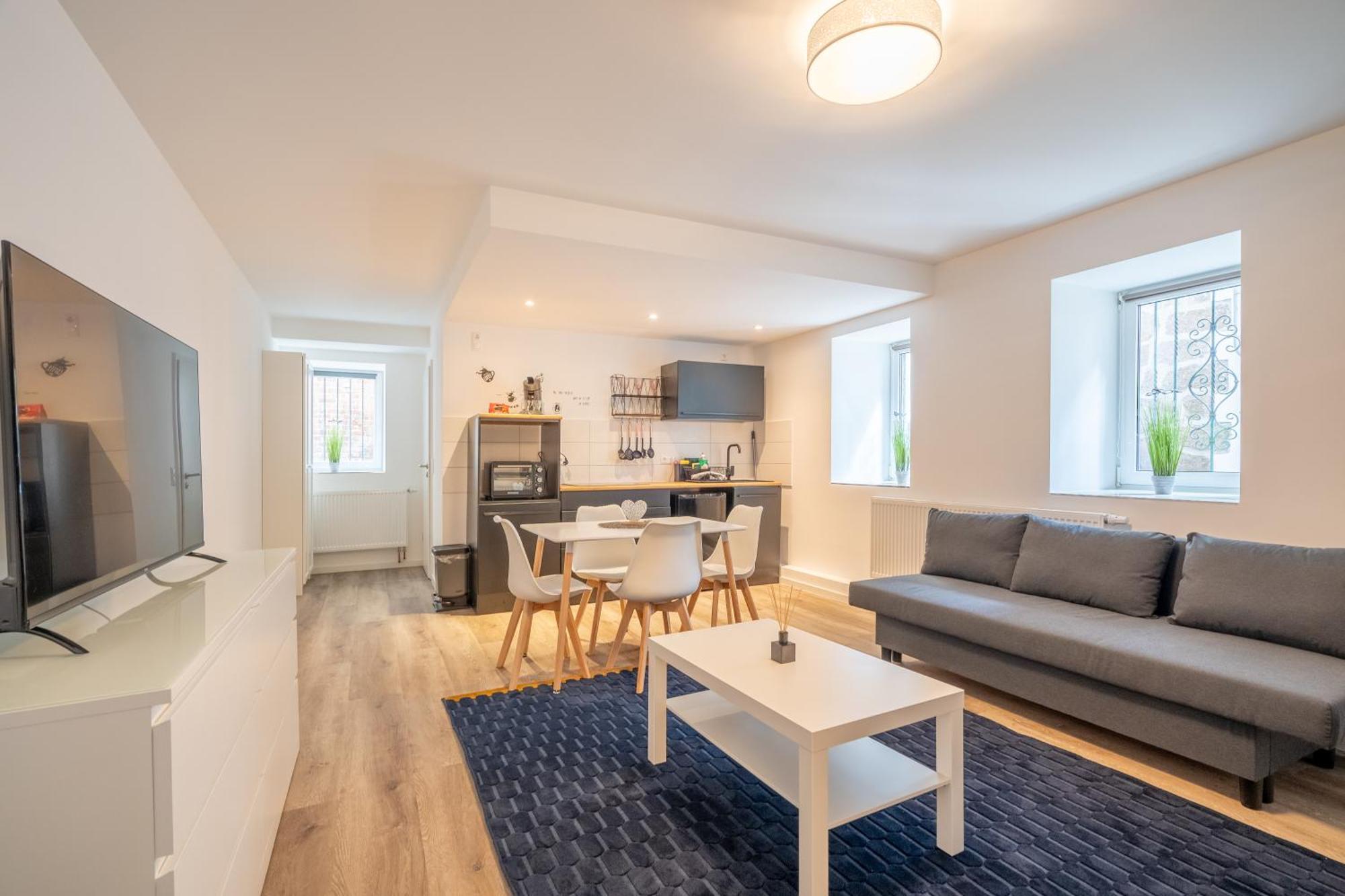 Gemuetliche Dachgeschosswohnung -Waldstrassenviertel Leipzig Bagian luar foto