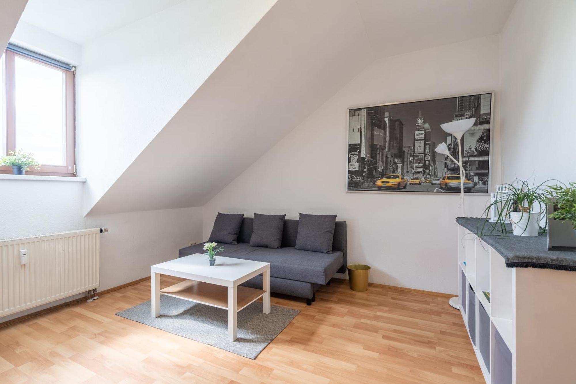 Gemuetliche Dachgeschosswohnung -Waldstrassenviertel Leipzig Bagian luar foto